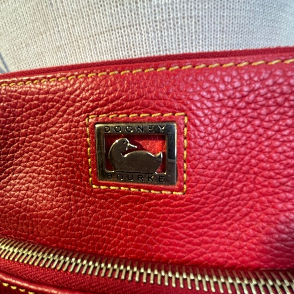 Dooney & Bourke Red Pebble Leather Crossbody Letter Carrier Bag Pouchette - Picture 5 of 10